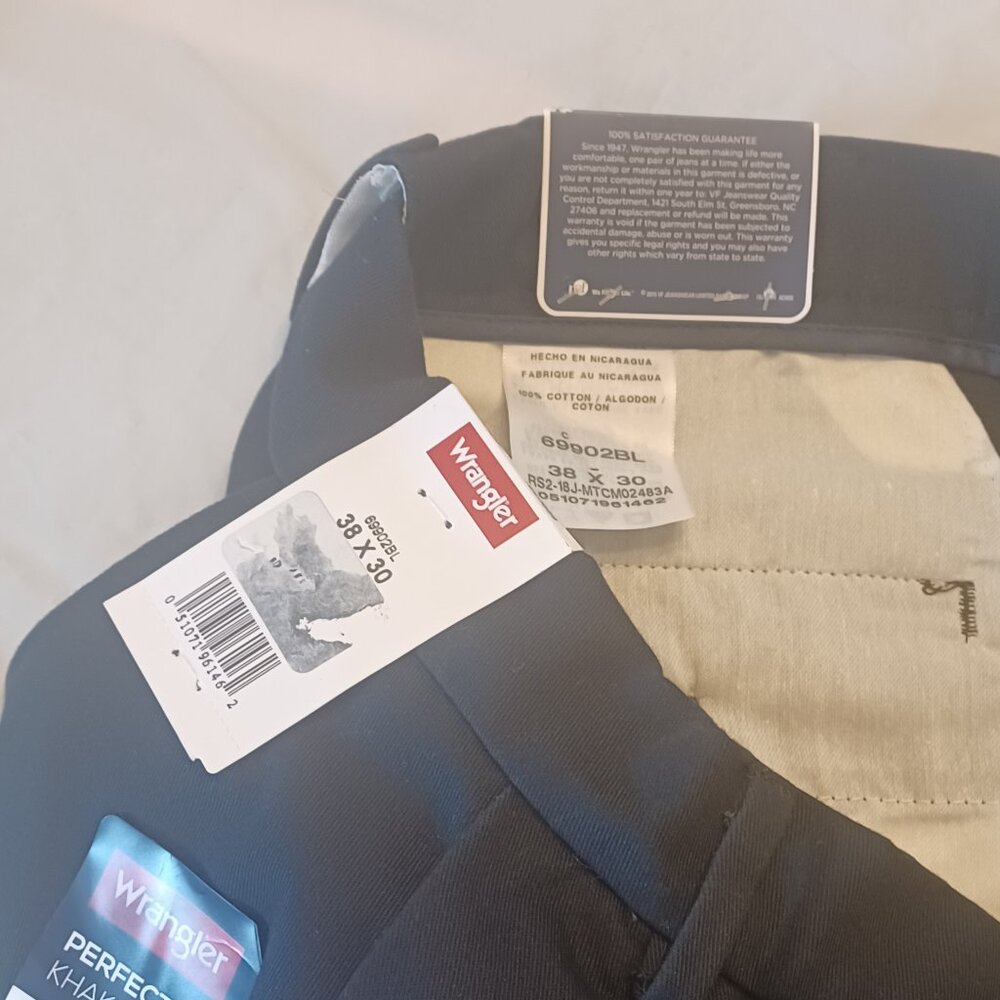 NWT Mens Wrangler Size 38x30 Flat Front No Iron Perfect Fit Khaki Pants Black - Picture 12 of 12